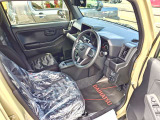【届出済未使用車とは】自動車の分類では「新車」「中古車」この2種類しかありません。走行距離が100km未満かつ初度登録または初度届出された車両を「届出済未使用車」と呼んでいます。