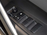 電動格納式ドアミラー・パワーウインドウを装備しています。