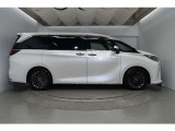 レクサスオーナーズデスク。2年間無料でお使いいただけます。ナビの目的地設定から駐車場案内など、専任コミュニケーターが24時間365日サポートいたします。