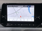 【メーカーナビ】9インチの大画面モニターを搭載し、Apple CarPlayへのワイヤレス接続やAndroid Autoにも対応。