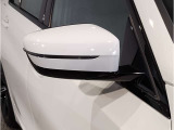 【BMWミラー】視認性の高いスタイリッシュなミラー。自動防眩機能も付いており夜間のドライビングをサポートします。