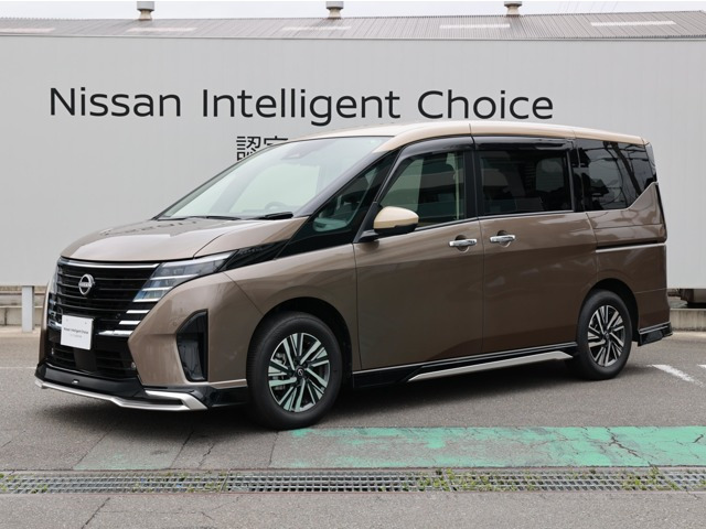 セレナ 1.4 e-4ORCE ハイウェイスターV 4WD