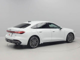 quattro(4WD)で雪道や滑りやすい道路はもちろんのこと日常の運転シーンでも安心と安全、さらにスポーティーなドライビング体験を提供します