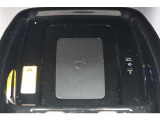 置き型充電装備しています。