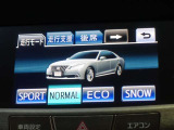 走行モードの切り替えや雪道を走る際のスノーモードもございます。