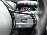 運転支援装置ホンダセンシングを搭載しております。前走車との車間や車速を保持しながら走行することができます。