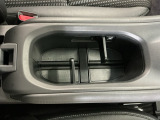 ドリンクホルダー/小物入れにもなって便利です