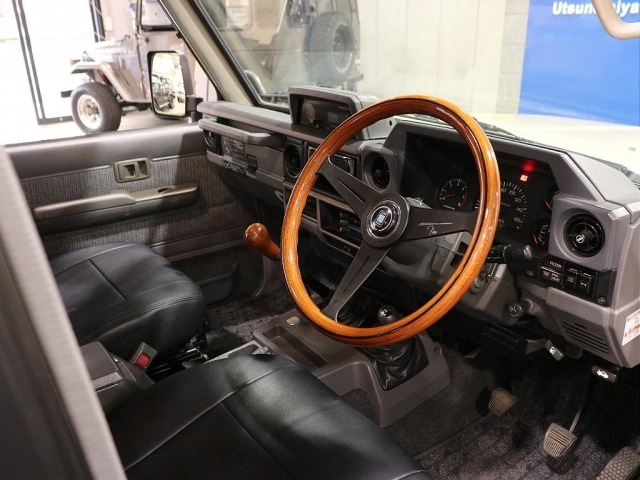 トヨタ ランドクルーザー70 4.2 ZX ディーゼル 4WD の中古車詳細