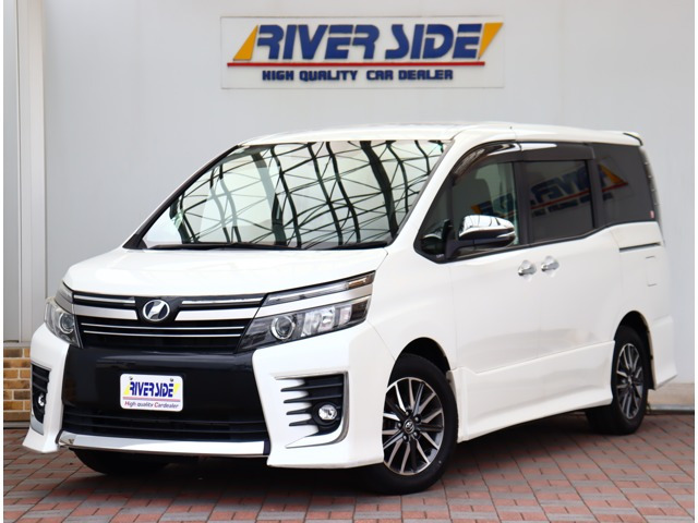 トヨタ ヴォクシー 2.0 ZS 煌II