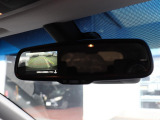 自動防眩ミラーで駐車時も安心♪