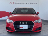 Audiの象徴であるシングルフレームグリルをよりワイドで低くシャープなデザインとすることでワイド&ローのフォルムを協調しています。