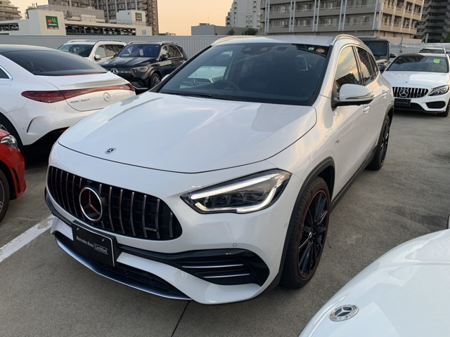 GLAクラスAMG GLA35 4マチック 4WD