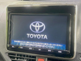 【純正ナビ】人気の大型9インチナビを装備。存在感のある大画面はインパクト大!ナビ利用時のマップ表示は見やすく、テレビやDVDは臨場感がアップ!いつものドライブがグッと楽しくなります♪