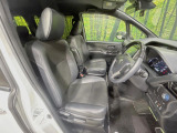 運転席シート廻りは使用感も少なく、良好な状態となっています。丁寧に使われていたことがよくわかりますね。