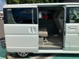 リヤは左右パワースライドドア仕様です!
