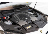 V8ツインターボエンジン搭載