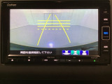 バックでの車庫入れも安心です! リアカメラが付いているバックモニター付のナビを装備しております。操作線もついており距離感も画面から確認できます。