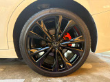 235/40R19タイヤ&FSPORT専用アルミホイール(ブラック塗装) 装備♪
