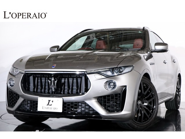 レヴァンテ グランスポーツ 4WD パノラマルーフ カーボントリム カーボンス
