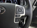 ステアリングスイッチ装備!運転しながら手元でオーディオの操作などができます。