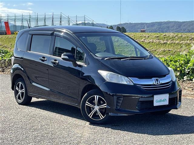 フリード1.5 G プレミアムエディション 4WD修復歴無し