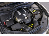 3.0L V型6気筒DOHCツインターボ、350ps/51.0kgm、全長×全幅×全高mm 5020×1985×1680mm、車両重量 2280kg