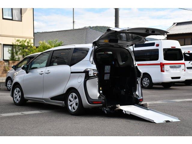 シエンタ1.5 X ウェルキャブ 車いす仕様車 タイプI 助手席側セカンドシート付