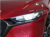 【LEDヘッドライト】省電力で長寿命の明るく運転しやすいLEDヘッドランプです。明るく照らすので暗い夜道からお客様を守ってくれます。お近くの広島マツダまでお越しください。