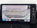 【バックモニター】後ろのカメラの映像をモニターに映し出すことができます!後方の見えない死角や、障害物との距離感をしっかり確認することができます!駐車が苦手な方におすすめです。