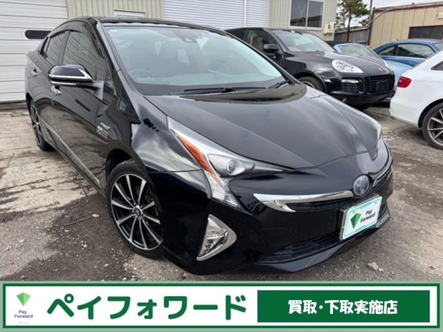 プリウス1.8 S E-Four 4WDトヨタセーフティーセンス LEDヘッドライ