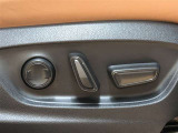 パワーシート搭載。微妙な調整が手軽にでき、ピッタリのポジションで運転することが可能です。