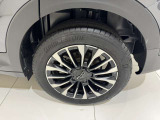 ホイール、タイヤの状態をご覧ください。