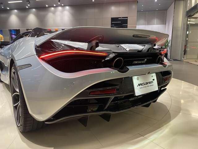 マクラーレン 720Sスパイダー ラグジュアリー の中古車詳細 (18,000km