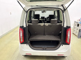 トランクルーム内の画像です。レイアウトで広々荷室が確保出来ます!