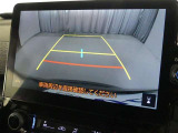 バックガイドモニターで、後方を確認しながら安心して駐車することができます。運転初心者も熟練者も必須の機能ですよ!