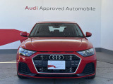 Audiの象徴であるシングルフレームグリルをよりワイドで低くシャープなデザインとすることでワイド&ローのフォルムを協調しています。