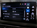 CD、DVD、Bluetooth、AM、FM、スマートフォン接続ができます。