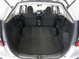 リアシートを使用しない時は倒せば更に広々ラゲッジスペースの出来上がりです、たくさんの荷物が積み込み可能です!
