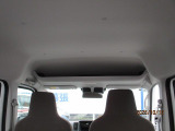 運転席、助手席の上にも収納あり◎