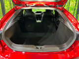 後席を格納すると、これだけの広さが!シーンに合わせたシートアレンジで、大きな荷物も積むことが出来ます♪