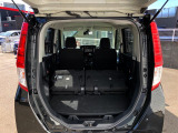 普段のお買い物や通勤、送迎等に十分な荷室スペースを確保しております。セカンドシートを倒すと、大きな荷物の積載も可能です♪