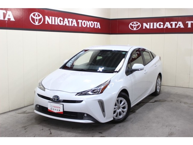 プリウス1.8 S セーフティ プラスII E-Four 4WD