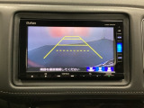 バックでの車庫入れも安心です! リアカメラが付いているバックモニター付のナビを装備しております。操作線もついており距離感も画面から確認できます。