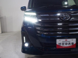 ヘッドライトは明るいLED。夜間の運転も安心です。