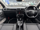 フランス車ならではのオシャレな内装がオススメです!