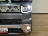 明るいLEDヘッドライトを装備!白い光で暗い道を照らして安全に走行できますよ♪
