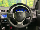【純正革巻きステアリング】上質な革を使用することで、手にしっかり馴染みとても運転しやすいハンドルです♪