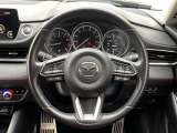 【純正革巻きステアリング】上質な革を使用することで、手にしっかり馴染みとても運転しやすいハンドルです♪