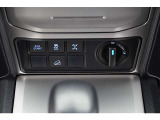 機能性溢れる運転席まわり。使いやすいスイッチ類の配置で運転中のストレスを軽減し楽しくドライブできますよ。
