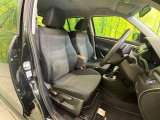運転席まわりには十分なスペースがあり、大柄な方でもゆったり運転していただける環境です。